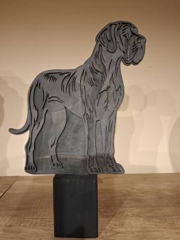Deutsche Dogge stehend  auf Standfuss